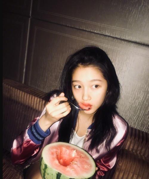 吃瓜照片不露脸,揭秘不露脸的神秘身影