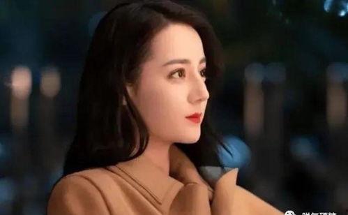 黑衣美女吃瓜,揭秘娱乐圈幕后风云