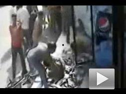 失控吃瓜路人视频,一场意外引发的全民围观 第3张 失控吃瓜路人视频,一场意外引发的全民围观 第3张